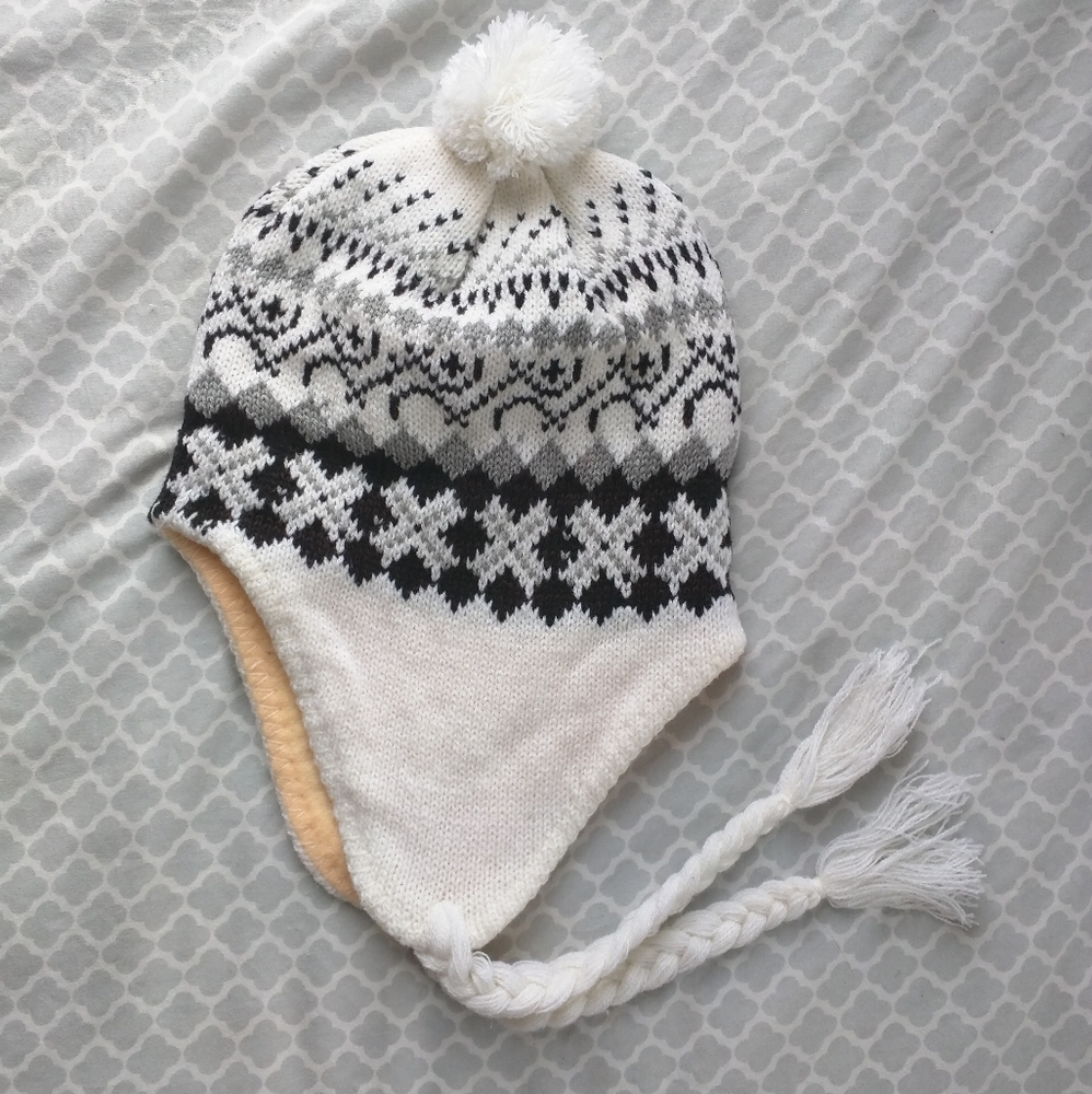 Cute little winter hat + ear flaps! [BUNDLE ONLY]